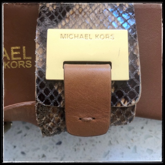 🧡 Beautiful Michael Kors Sandals 🧡 - Picture 3 of 7
